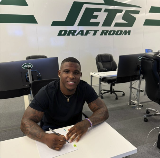 Jets Take a Smart Swing Post-Draft with Linebacker Aaron Smith